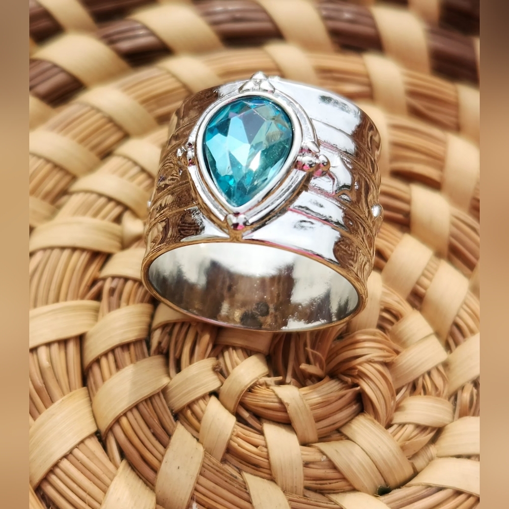 NEW SILVER AND TEAL BLUE STONE WIDE FASHION RING